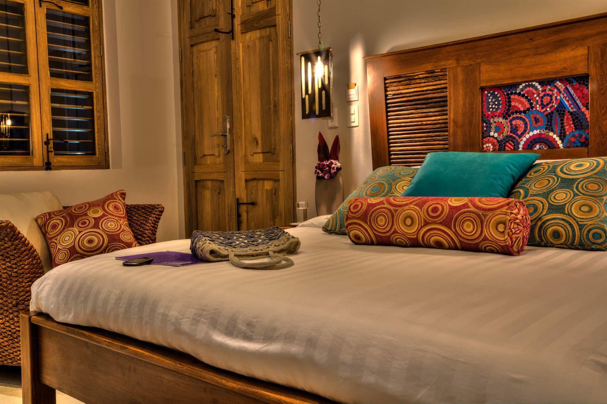 Casa De Leda, A Kali Hotel Санта Марта Екстериор снимка A bedroom at the Inn at the 5th & Mercer